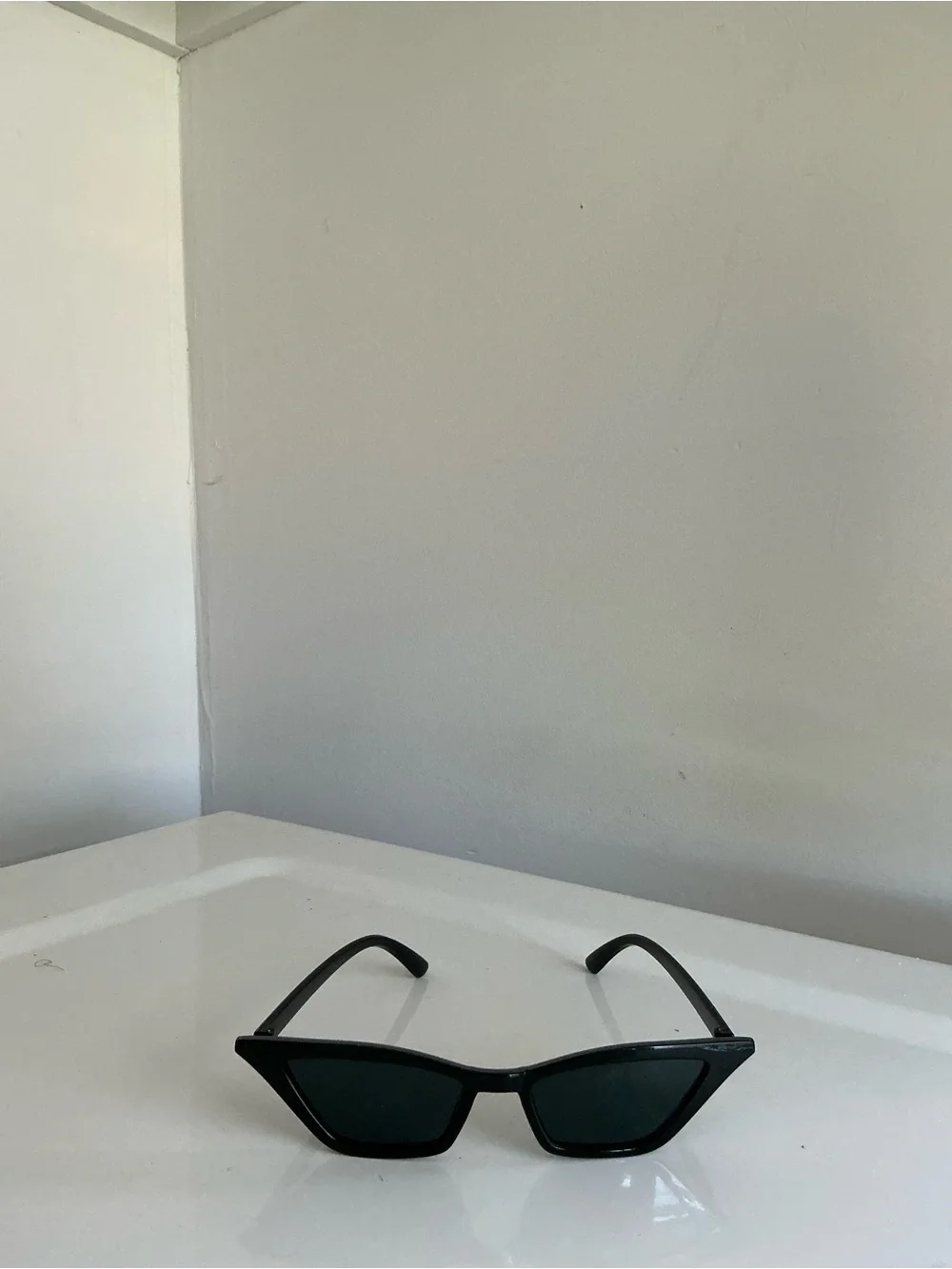 Black Cat-Eye Women’s Sunglasses - Classic Black